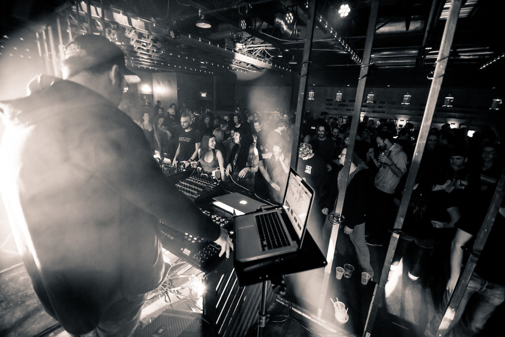 Contakt 06